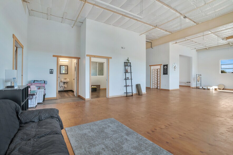 More Photos Of 203-205 W Central Ave, Lompoc Loft Creative Space For Sale