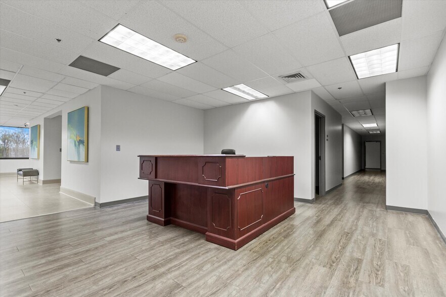 More Photos Of 215 Wynn Dr, Huntsville Office For Sale