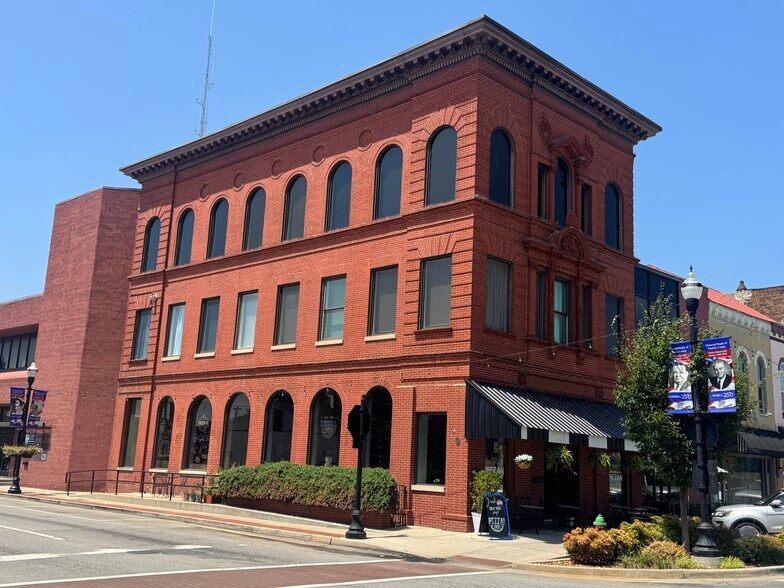 More Photos Of 44 S Jefferson St, Winchester Storefront Retail Office For Sale
