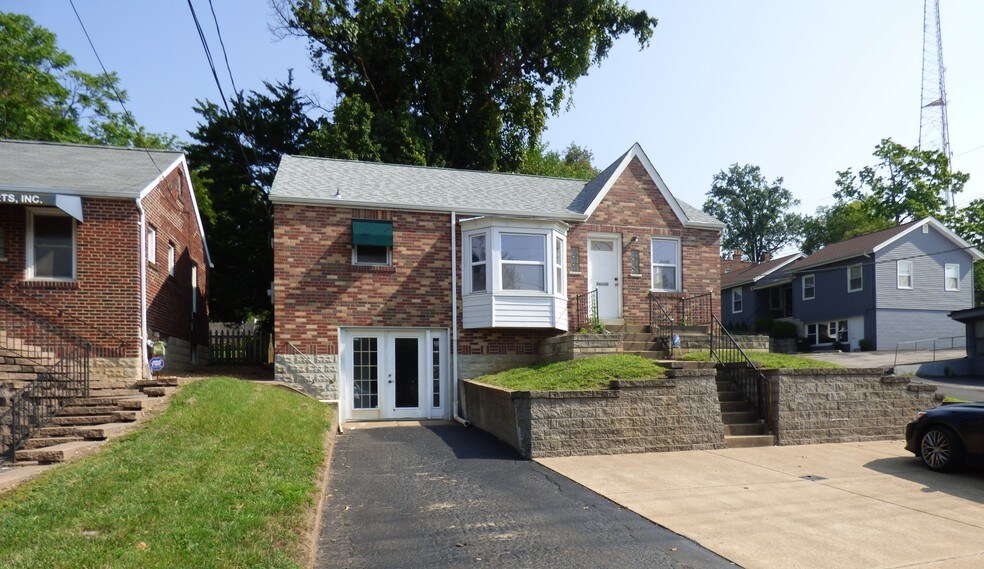 More Photos Of 8135 Manchester Rd, Saint Louis Office Residential For Sale