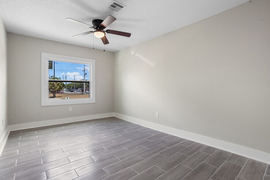 More Photos Of 209 N 14th St, Leesburg Office Residential For Sale