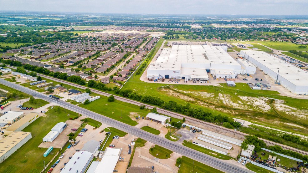 More Photos Of 501 N State Highway 342, Red Oak Auto Repair For Sale