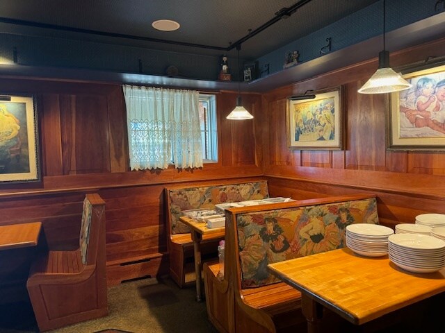 More Photos Of 1834 Shelburne Rd, South Burlington General Retail For Sale