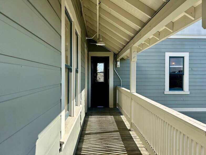 More Photos Of 3902-3920 Smith St, Union City Unknown For Lease