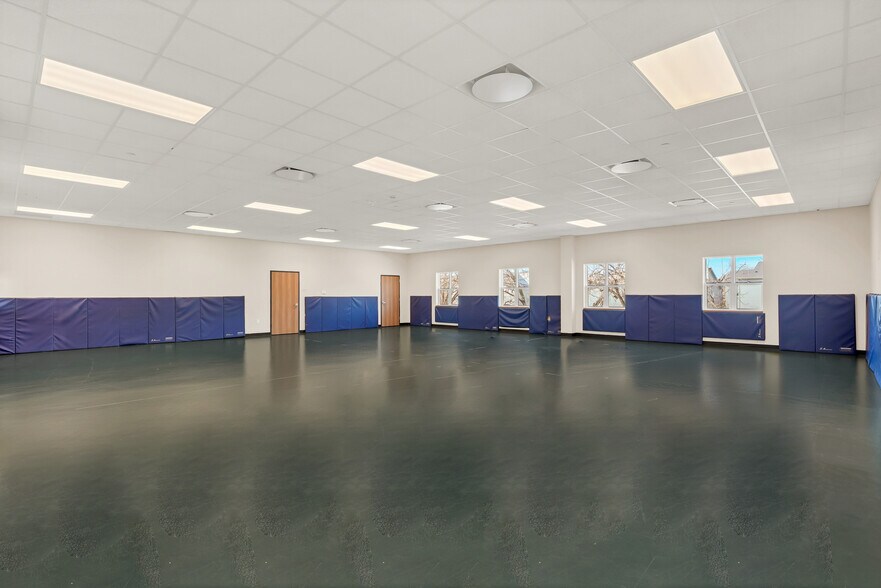 More Photos Of 1905 Jacquelyn Dr, Houston Schools For Lease