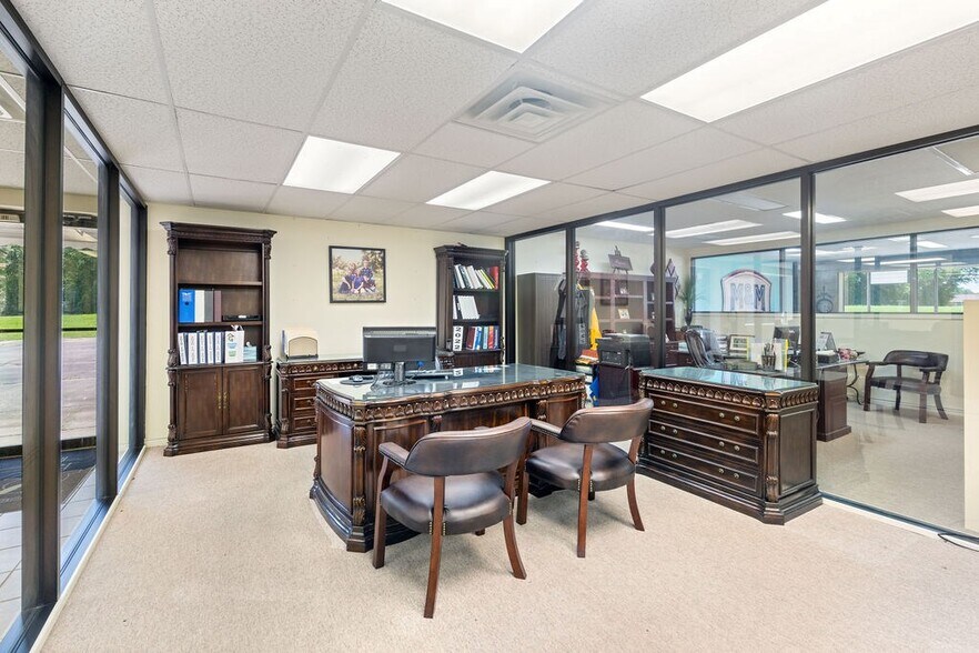 More Photos Of 2524 US Highway 96 N, Center Warehouse For Sale