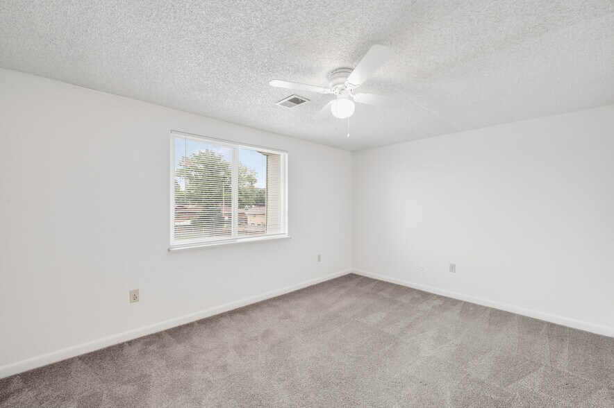More Photos Of 1815-1817 28th St, Greeley Apartments For Sale