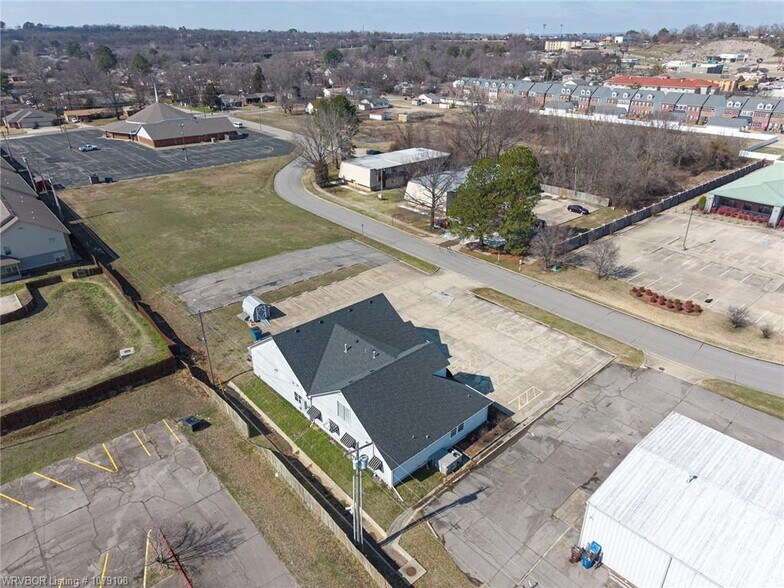 More Photos Of 6710 Dallas St, Fort Smith General Retail For Sale