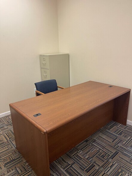 More Photos Of 201-209 W Pike St, Clarksburg Office Residential For Lease