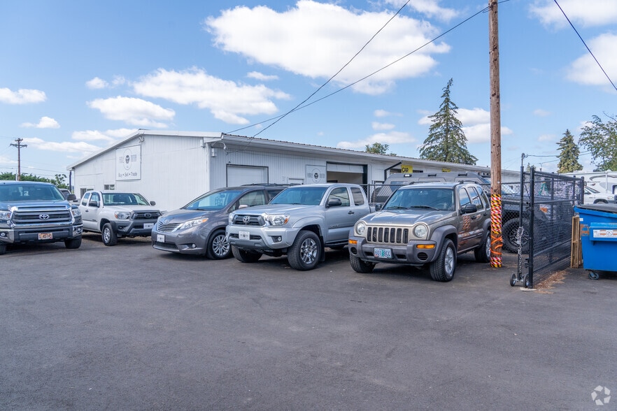 More Photos Of 18435 SW Pacific Hwy, Tualatin Auto Dealership For Sale