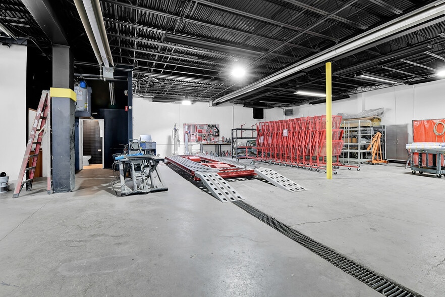 More Photos Of 4560 S Federal Blvd, Englewood Auto Repair For Sale