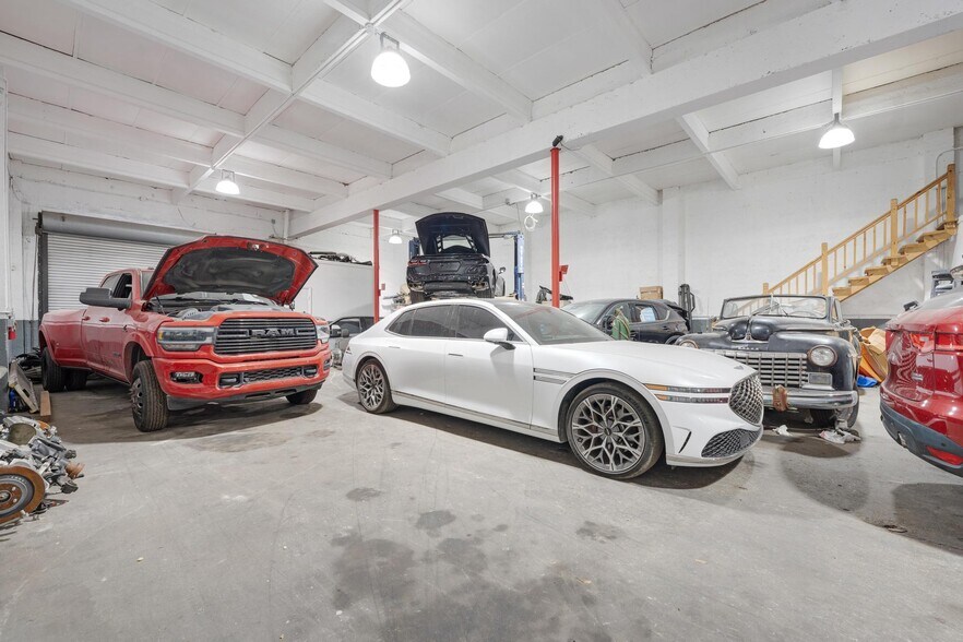 More Photos Of 2726 NW 35th St, Miami Industrial For Sale