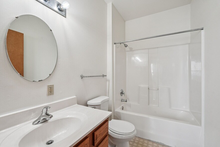 More Photos Of 134 Main St, Racine Apartments For Sale