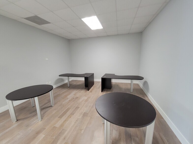 More Photos Of 9405 Cypress Lake Dr, Fort Myers Medical For Lease