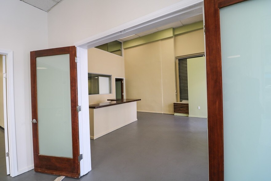 More Photos Of 160-166 W Pico Blvd, Los Angeles Apartments For Sale