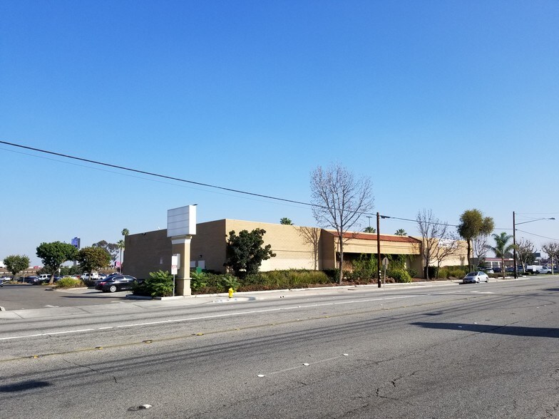 More Photos Of 9025-9029 Artesia Blvd, Bellflower Freestanding For Lease