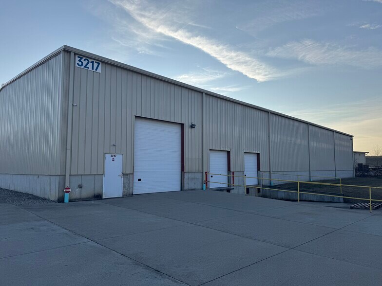 More Photos Of 3217 Profit, Fairfield Warehouse For Lease