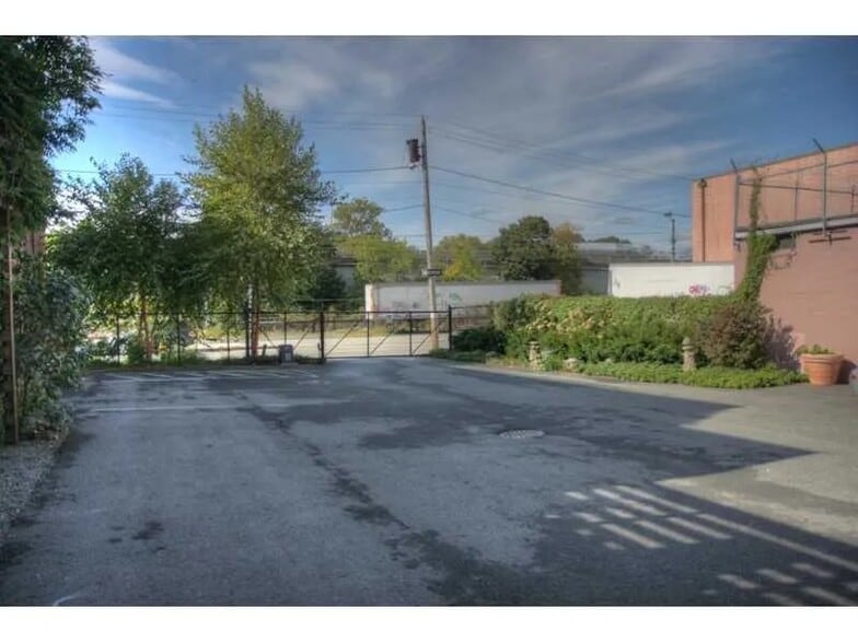 More Photos Of 65 Ashburton St, Providence Storefront Retail Office For Lease
