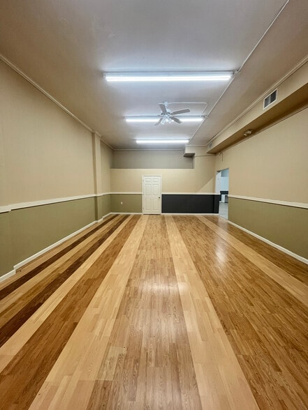 More Photos Of 118-122 Hillside Ave, Williston Park Storefront For Sale