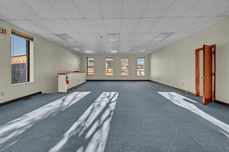More Photos Of 126 Franklin St, Torrington Office For Sale