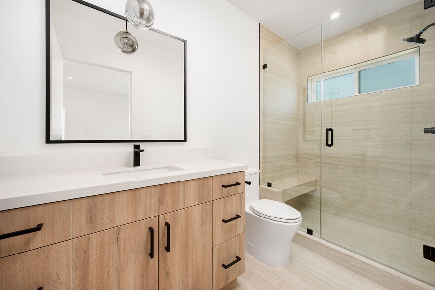 More Photos Of 726 Robinson St, Los Angeles Apartments For Sale