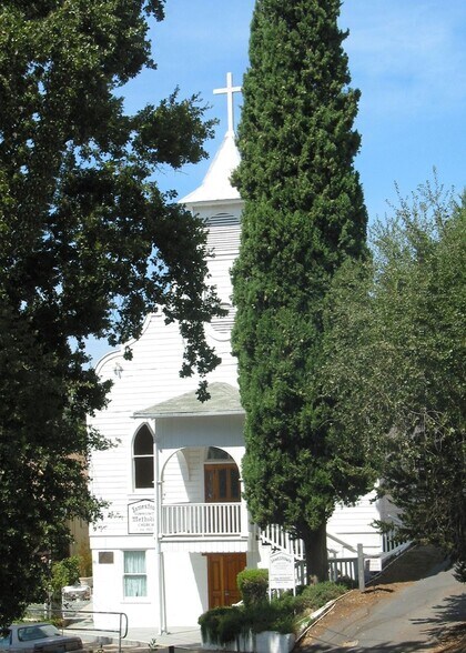 Primary Photo Of 18193 Seco st, Jamestown Specialty For Sale