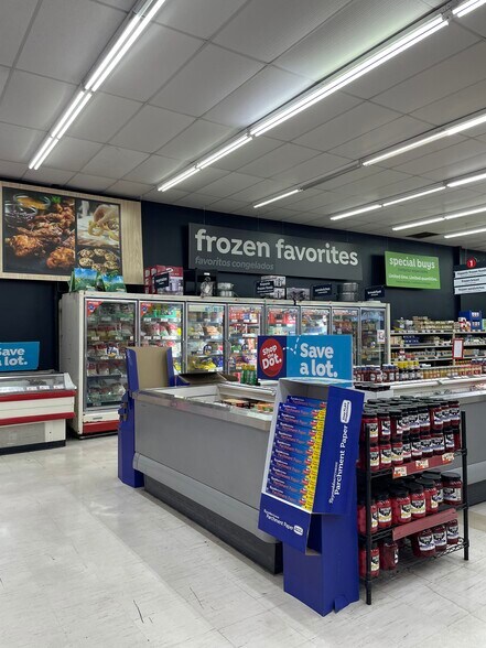 More Photos Of 661 E Hathaway Ave, Bronson Supermarket For Sale