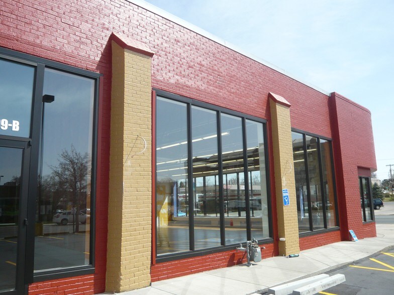 More Photos Of 3299 S Broadway, Englewood Freestanding For Lease