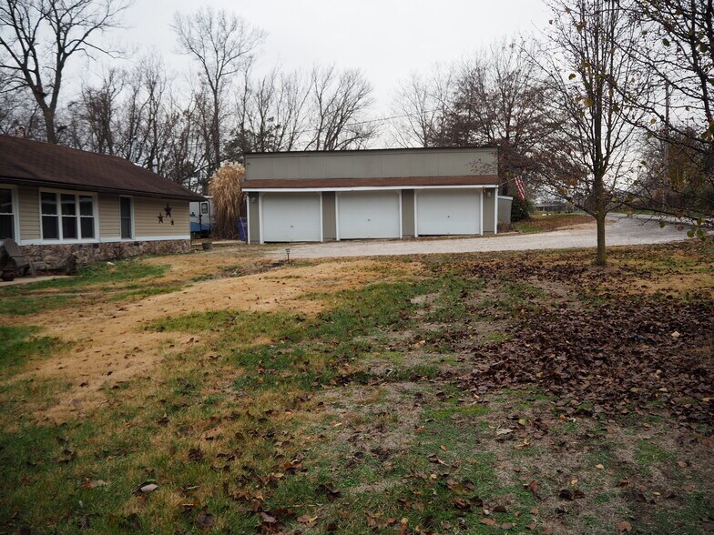 More Photos Of 4 Marian Dr, O'Fallon General Retail For Sale