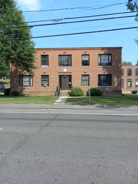 Primary Photo Of 141 S Main St, Beacon Falls Service For Lease