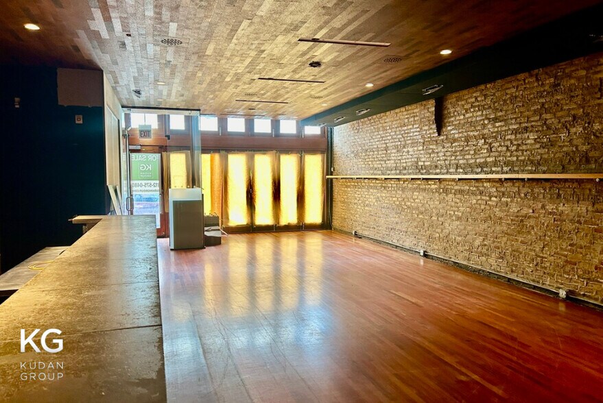 More Photos Of 2152 N Damen Ave, Chicago General Retail For Sale