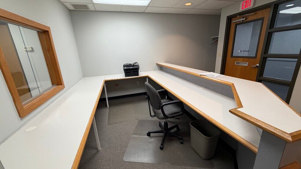 More Photos Of 2925 William Penn Hwy, Easton Office For Lease