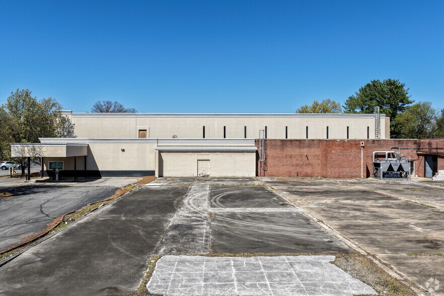 More Photos Of 302 Highway St, Madison Medical For Lease