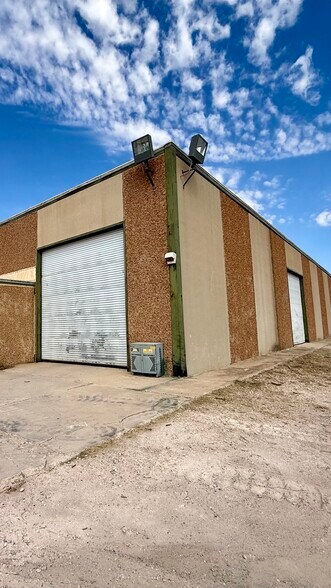 More Photos Of 2105 Maurice Rd, Odessa Warehouse For Sale