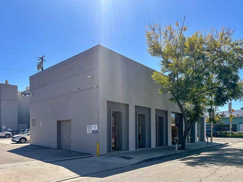 More Photos Of 308-314 N Robertson Blvd, West Hollywood Storefront For Lease