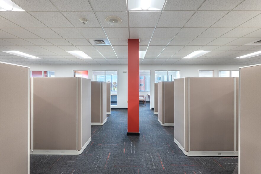 More Photos Of 4550 Lena Dr, Mechanicsburg Office For Lease