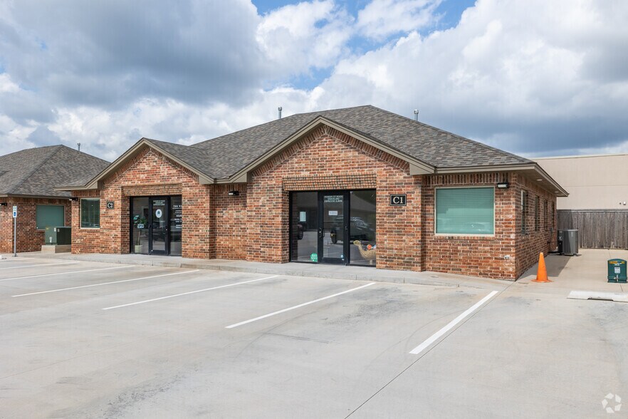 More Photos Of 4107 N Council Rd, Bethany Medical For Lease