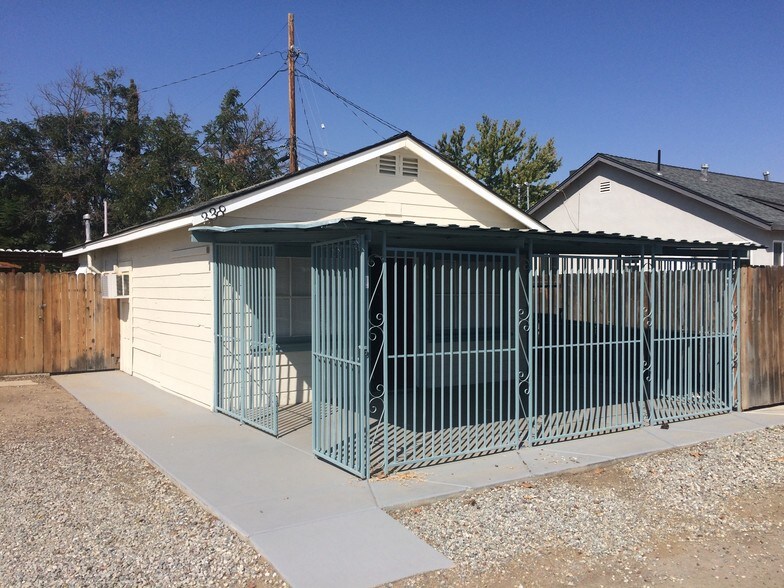 More Photos Of 338 Norris Rd, Bakersfield Multifamily For Sale