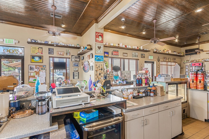 More Photos Of 700 St. Johns Ave, Palatka Restaurant For Sale