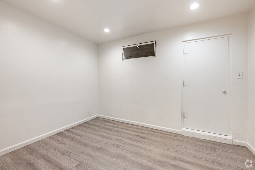 More Photos Of 319-323 E Foothill Blvd, Arcadia Office For Lease