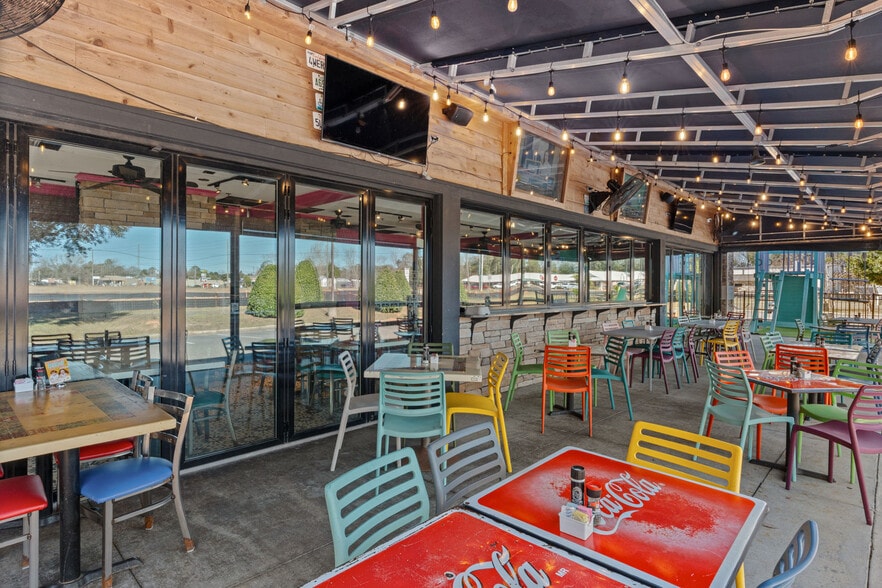 More Photos Of 1025 Industrial Dr, Crestview General Retail For Sale