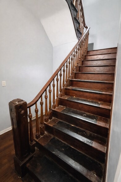 More Photos Of 3316 Glenway Ave, Cincinnati Storefront Retail Residential For Sale