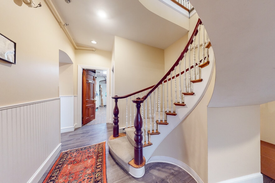 More Photos Of 160 Commonwealth Ave, Boston Apartments For Sale