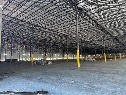 More Photos Of 8660 Transport Dr, Orlando Warehouse For Lease