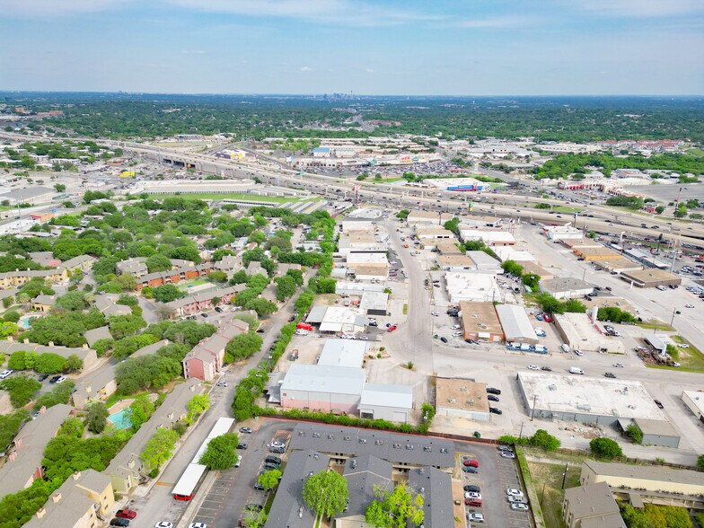 More Photos Of 5423 Jackwood Dr, San Antonio Warehouse For Sale