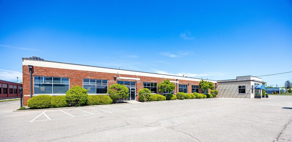 More Photos Of 1910 Fairgrove Ave, Hamilton Light Distribution For Lease