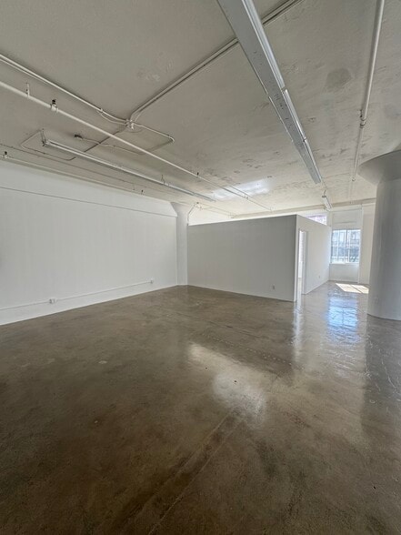 More Photos Of 719 S Los Angeles St, Los Angeles Loft Creative Space For Lease