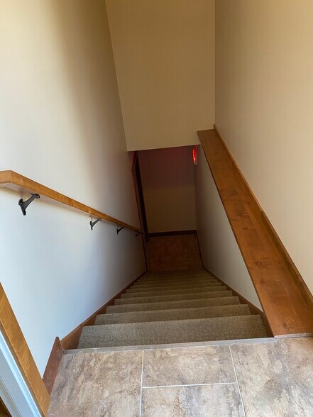 More Photos Of 803 Fairfax St, Altoona Office For Lease