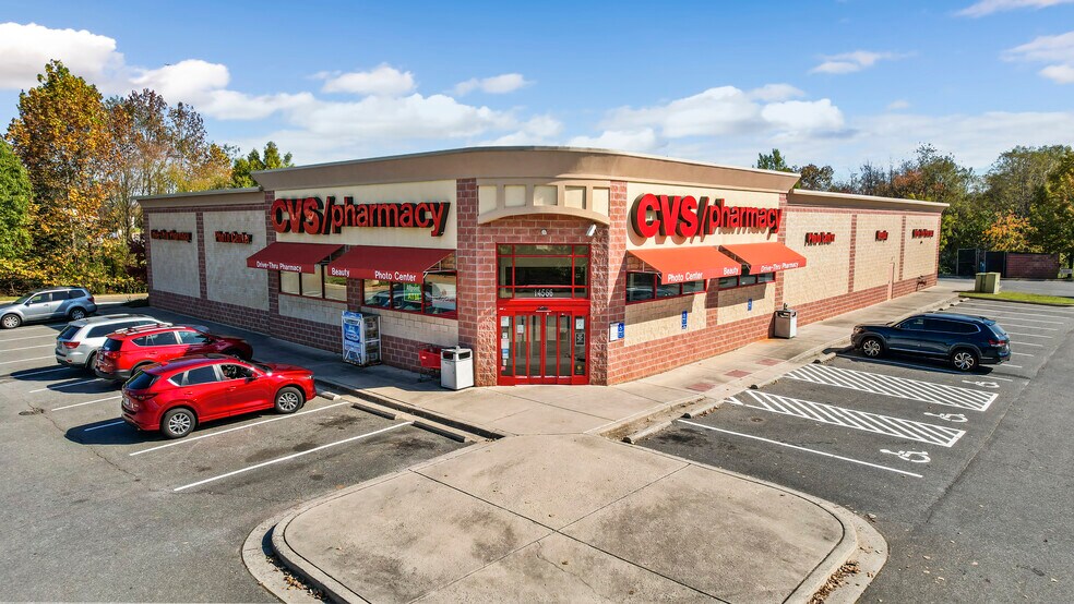 More Photos Of 14566 Forest Rd, Forest Drugstore For Sale