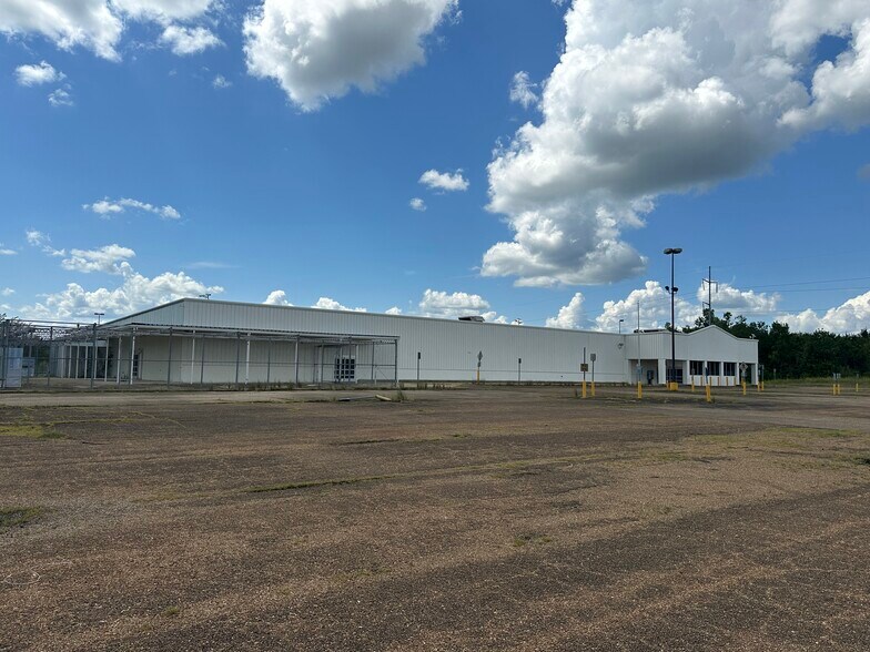 More Photos Of 124 Winchester Dr, West Point General Retail For Sale